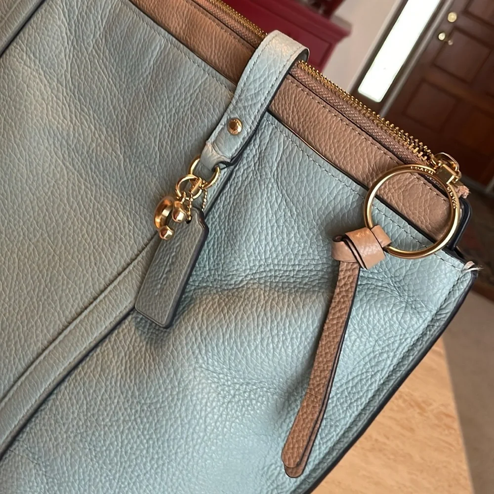 🌹COACH JOY Minty Blue Leather Extra Large Tote! - Picture 16 of 16